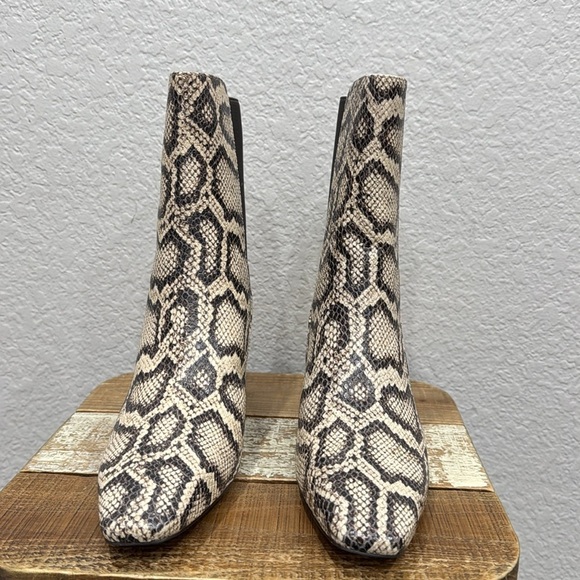 Sam Edelman Margo Snake PrintKitten Heel Bootie Size  8 - Picture 3 of 7
